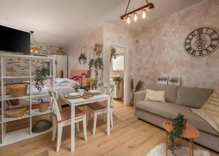 Nyaraló Piccola Adriatic With A Heated Swimming Pool, Grill, Children Playground Opatija Ičići