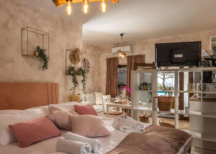 Nyaraló Piccola Adriatic With A Heated Swimming Pool, Grill, Children Playground Opatija Ičići