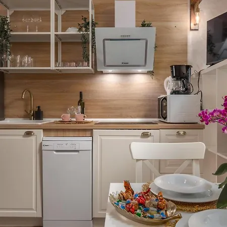 Piccola Adriatic With A Swimming Pool, Grill, Children Playground Opatija *