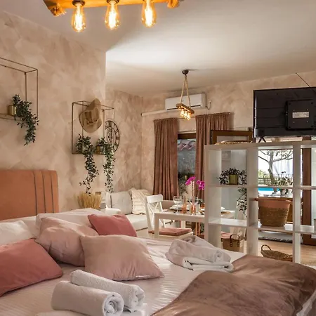 Holiday home Piccola Adriatic With A Swimming Pool, Grill, Children Playground Opatija Icici