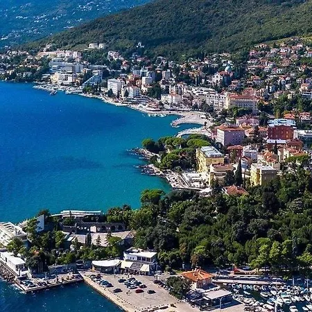 Nyaraló Piccola Adriatic With A Heated Swimming Pool, Grill, Children Playground Opatija Ičići